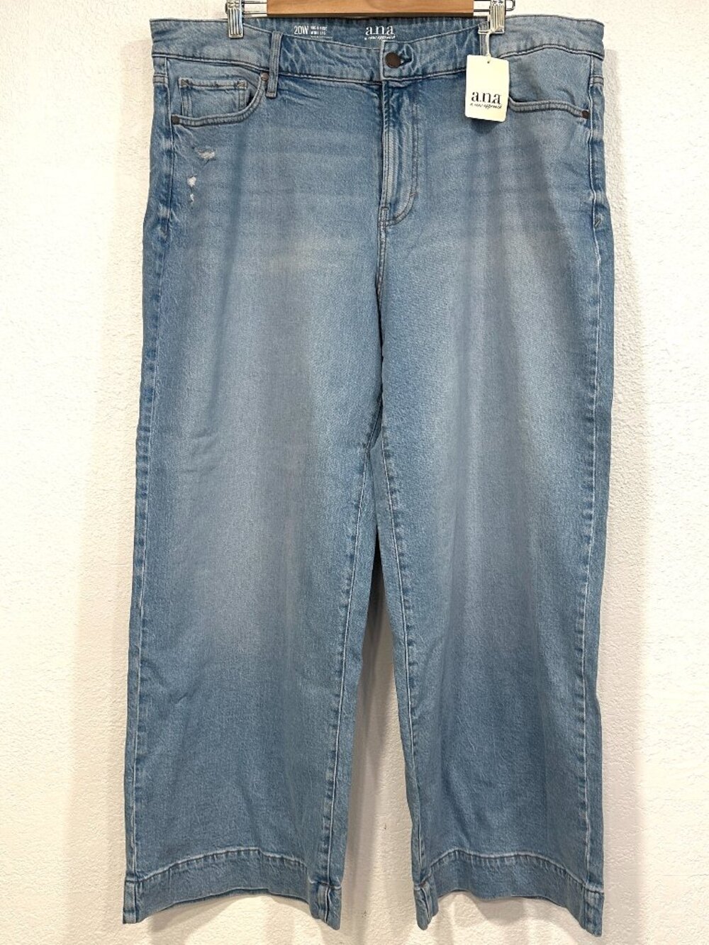 NWT a.n.a High Rise Wide Leg Lt Wash Denim Jeans W42xL30 MSRP $64 Plus Size 20W